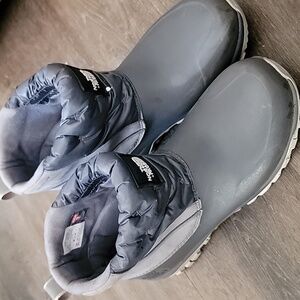 The North Face women's boots size 9,5